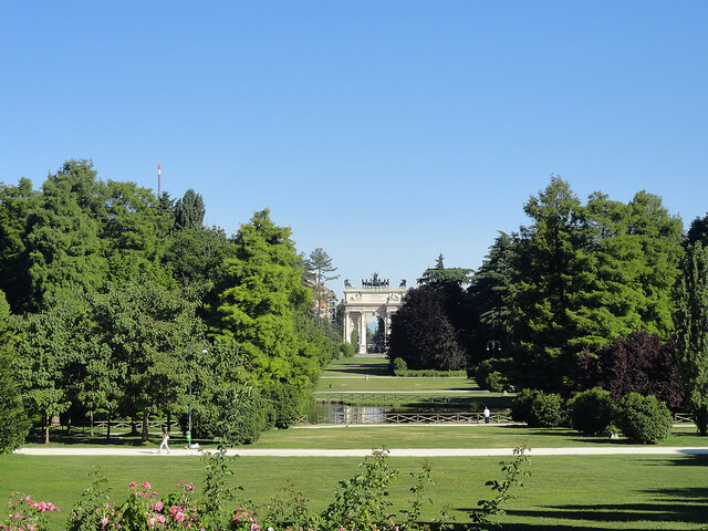 Parco Sempione with a view of the Arch of Peace in Milan. Taken by Dzhingarova via Flickr.